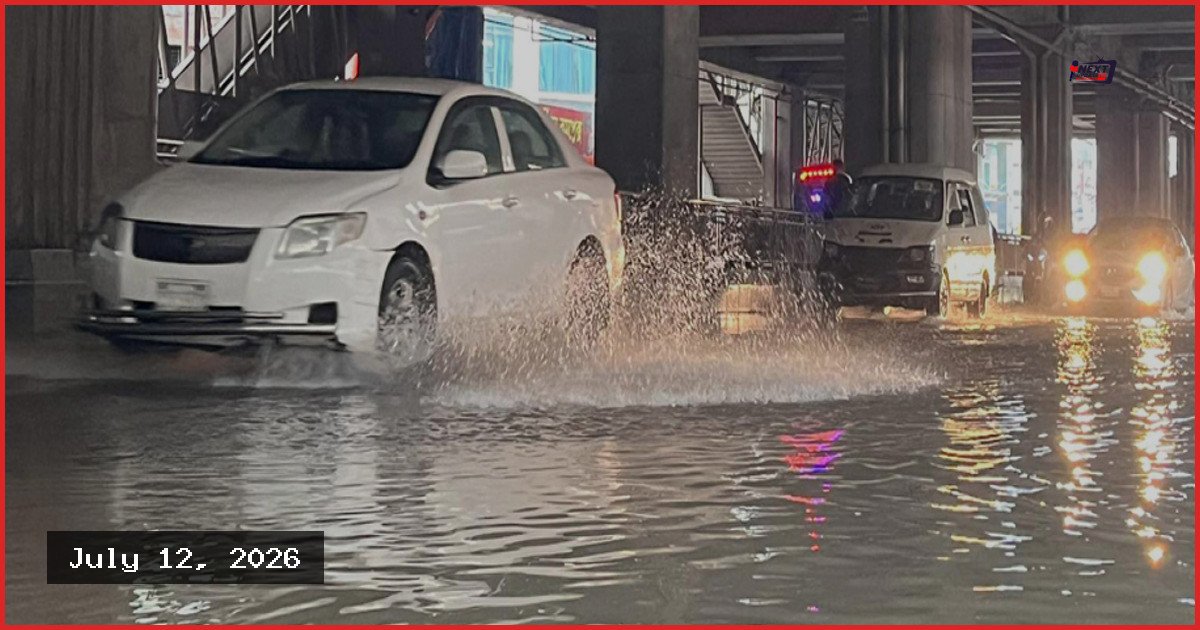 টানা বৃষ্টি ও জলাবদ্ধতায় নাকাল রাজধানীবাসী