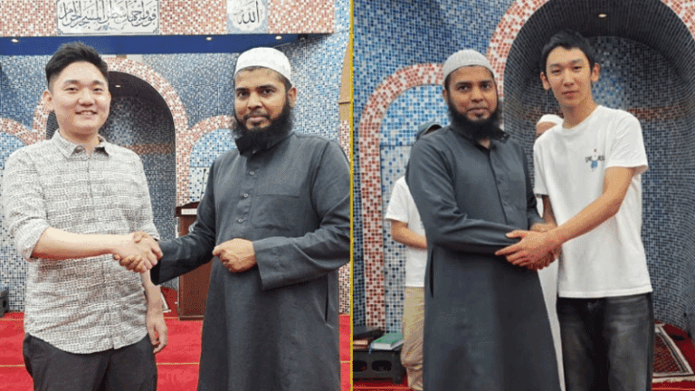 দক্ষিণ কোরিয়ায় বাংলাদেশি আলেমের কাছে ইসলাম গ্রহণ করলেন দুই যুবক