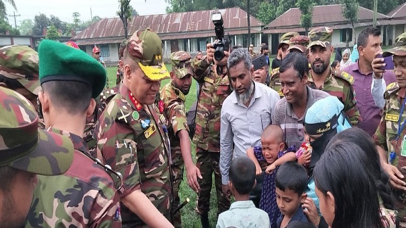 কাপাসিয়ায় সেনাবাহিনীর ফ্রি মেডিকেল ক্যাম্পে হাজারো মানুষের সেবা