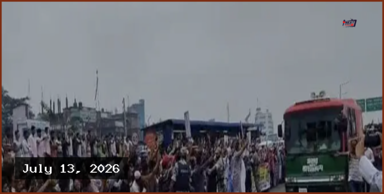 বরিশালে প্রধানমন্ত্রীকে বরণ করতে ৪০ কিলোমিটার দীর্ঘ মানবপ্রাচীর