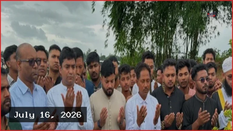 শহিদ ওয়াসিম আকরামের কবরে ইশরাক ও নাছিরের শ্রদ্ধা নিবেদন