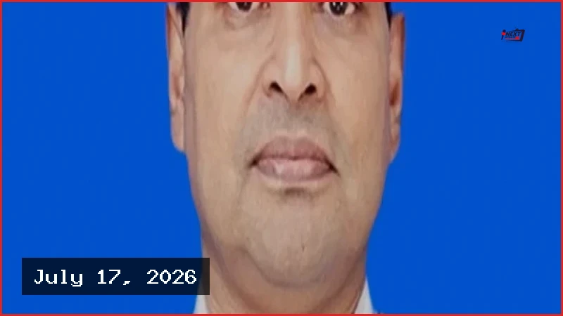 নৌবাহিনীর নতুন প্রধান হিসেবে দায়িত্ব পেলেন খোন্দকার মিজবাহ উল আজীম