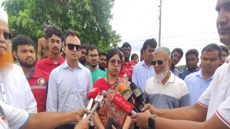 সাতক্ষীরায় জলাবদ্ধতা নিরসনে খাল থেকে অবৈধ নেট-পাটা উচ্ছেদ শুরু
