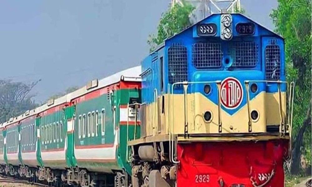 রাজশাহী বিশ্ববিদ্যালয়ের শিক্ষার্থীকে লাঞ্ছনা, ট্রেন চলাচল বন্ধ