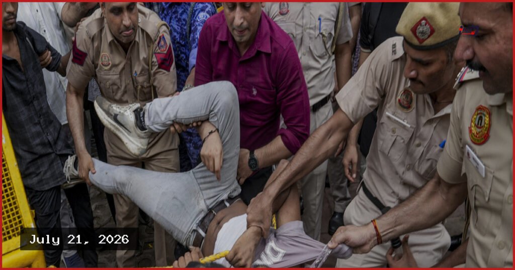 দিল্লিতে বিক্ষোভকারীদের হামলায় ১১৮ পুলিশ আহত, গ্রেপ্তার ৭০