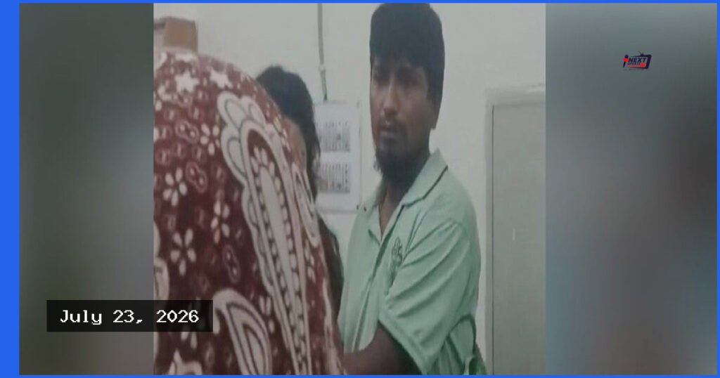 খুলনা বিশ্ববিদ্যালয়ে নারী ওয়াশরুমে মোবাইল রাখার অভিযোগে ক্যান্টিনকর্মী আটক