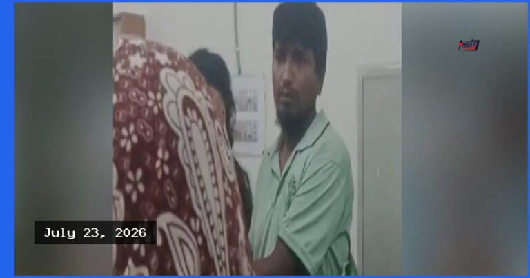 খুলনা বিশ্ববিদ্যালয়ে নারী ওয়াশরুমে মোবাইল রাখার অভিযোগে ক্যান্টিনকর্মী আটক