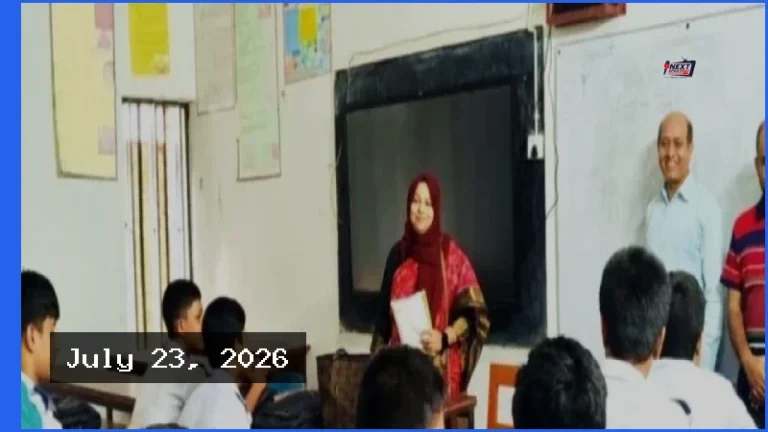 কালীগঞ্জে আকস্মিক স্কুল পরিদর্শনে গিয়ে ক্লাস নিলেন ইউএনও