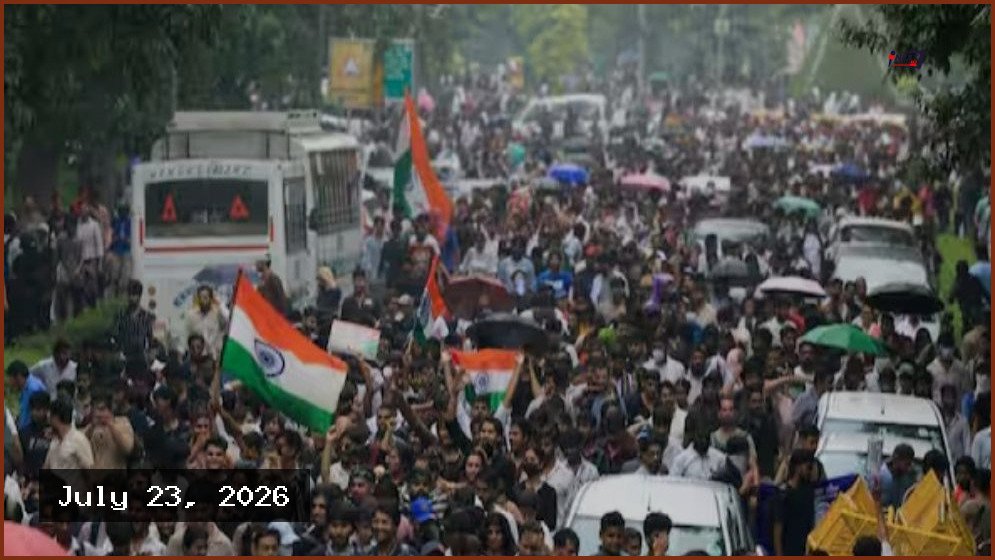 শিক্ষামন্ত্রীর পদত্যাগের দাবিতে উত্তাল ভারত, চলছে ককরোচ পার্টির আন্দোলন