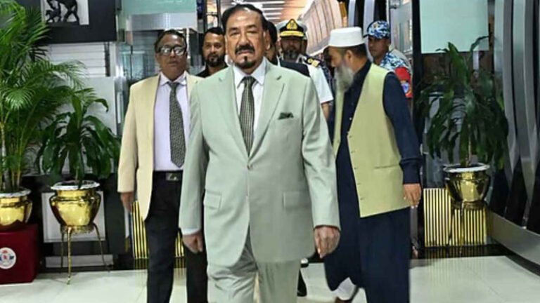বিদেশ সফর সংক্ষিপ্ত করে দেশে ফিরছেন স্পিকার হাফিজ উদ্দিন আহমদ
