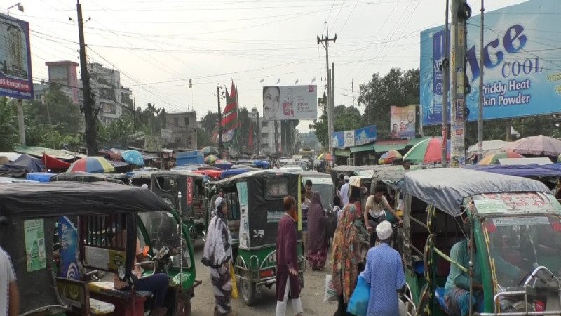 ময়মনসিংহ শহরে অটোরিকশার দৌরাত্ম্য ও ভোগান্তিতে অতিষ্ঠ নগরবাসী