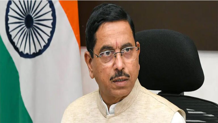 ভারতের নতুন শিক্ষামন্ত্রী হলেন প্রহ্লাদ জোশী