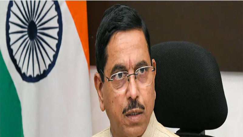 ভারতের নতুন শিক্ষামন্ত্রী হলেন প্রহ্লাদ জোশী