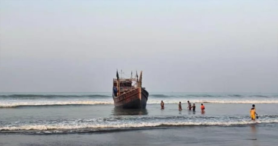 টেকনাফে নৌকাডুবি: ১৮ জন উদ্ধার, নিখোঁজ ১৩ রোহিঙ্গা