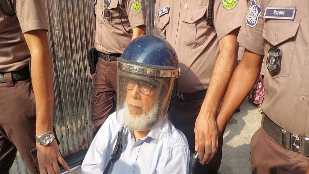 নতুন মামলায় গ্রেফতার, মুক্তি মিলছে না সাবেক প্রধান বিচারপতি খায়রুল হকের