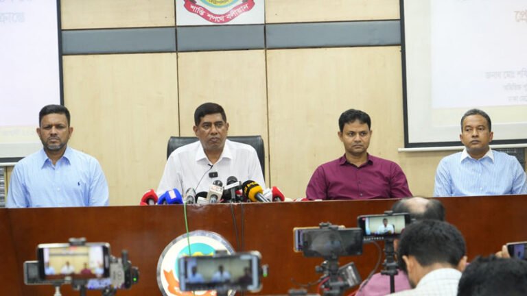 ৫ আগস্ট ঘিরে নাশকতার সুনির্দিষ্ট তথ্য নেই: ডিবিপ্রধান