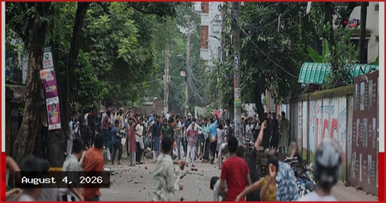 বকশীবাজারে ঢাকা আলিয়া মাদ্রাসার সামনে ছাত্রদল-শিবিরের সংঘর্ষ