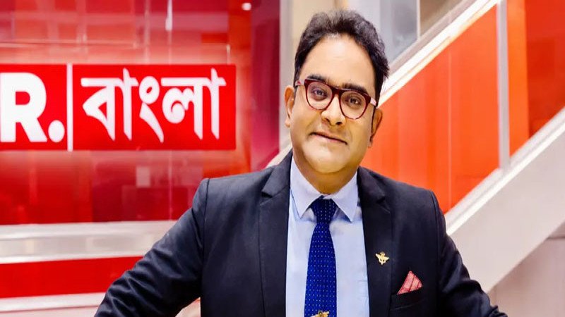 টেলিভিশন চ্যানেল রিপাবলিক বাংলা ছাড়লেন সাংবাদিক ময়ূখ রঞ্জন ঘোষ