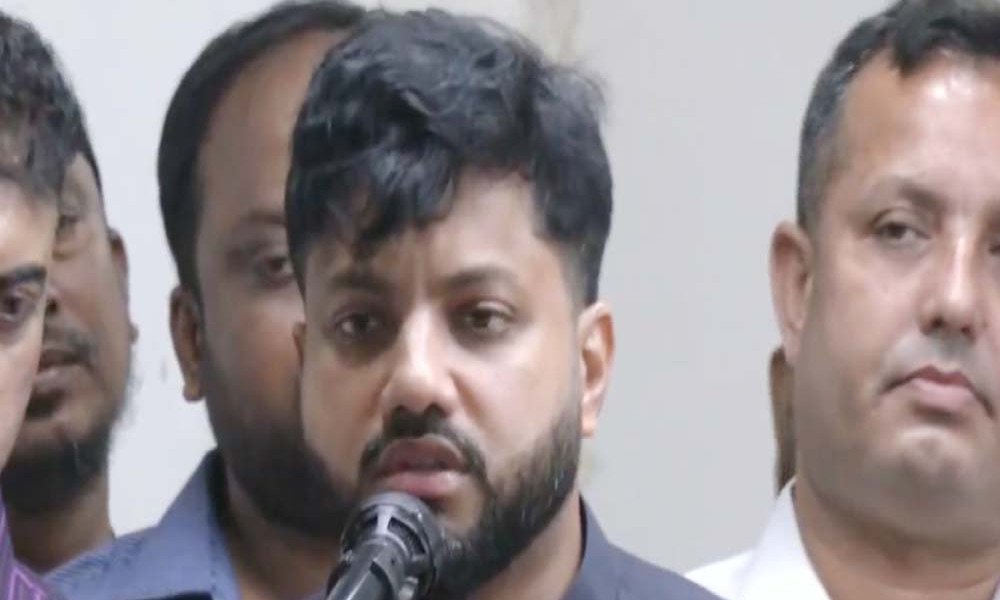 শহীদদের কবরের টাকা আত্মসাতের অভিযোগ আনলেন ইশরাক হোসেন