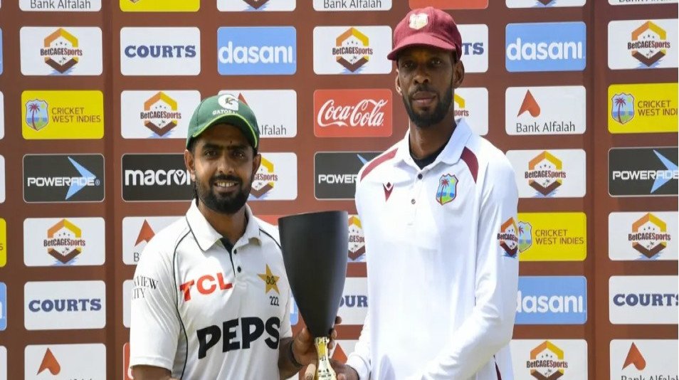 ইমরান-ওয়াসিমের রেকর্ডে ভাগ বসালেন বাবর আজম