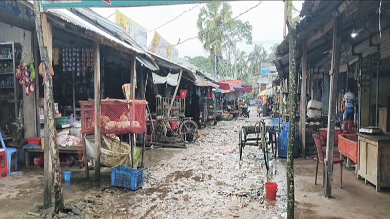 ২৯ বছর ধরে কমিটিহীন দক্ষিণ আইচা বাজার, চরম ভোগান্তিতে ব্যবসায়ী ও ক্রেতারা