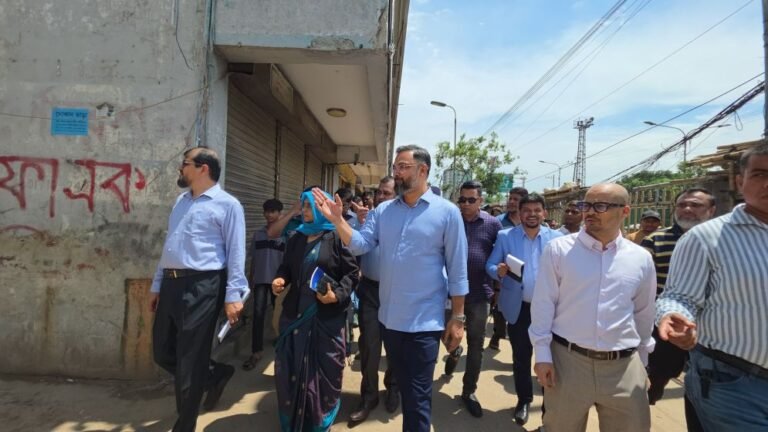 কমলাপুর স্টেডিয়ামের অব্যবস্থাপনায় ক্ষুব্ধ ক্রীড়া প্রতিমন্ত্রী
