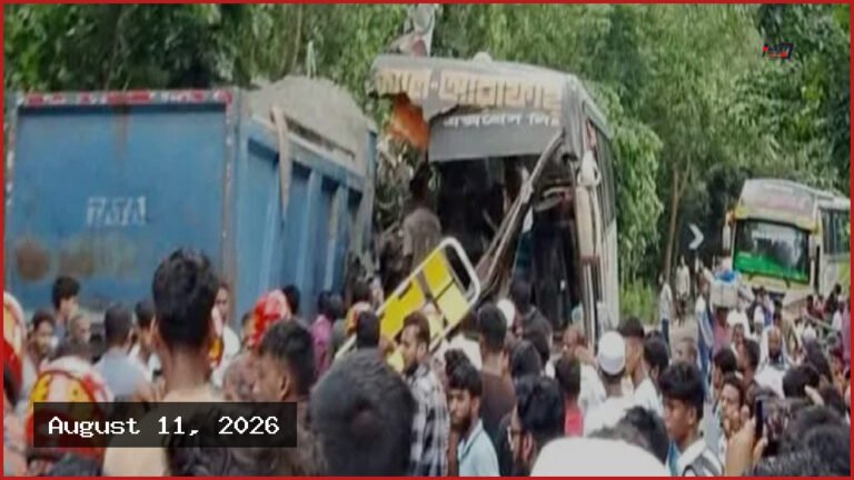 চাঁদপুরে বাস ও ট্রাকের সংঘর্ষে নিহত ৩, আহত ১৫
