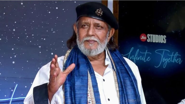 জটিল অস্ত্রোপচারের পর হাসপাতাল থেকে বাড়ি ফিরলেন মিঠুন চক্রবর্তী