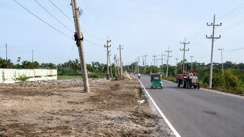 প্রধানমন্ত্রীর সফরকে কেন্দ্র করে কিশোরগঞ্জে ২০ বছরের পুরনো ভাগাড় বালুচাপা