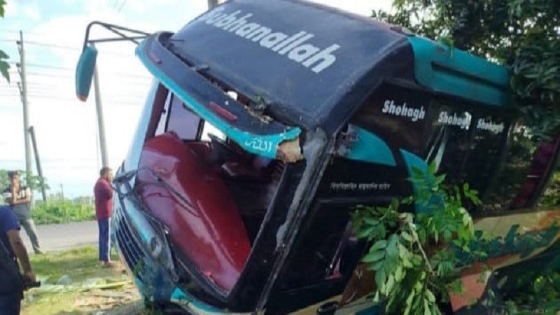 সাতক্ষীরায় মর্নিং ওয়াকে বেরিয়ে বাসের ধাক্কায় প্রাণ হারালেন আনন্দ দাস
