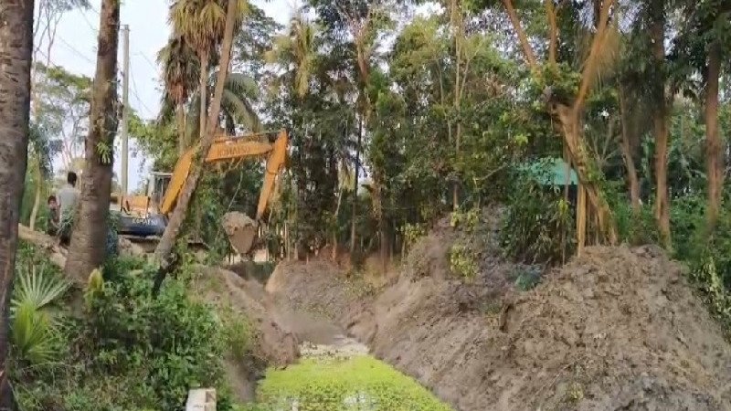 সোনাইমুড়ীতে খাল খনন প্রকল্পে ব্যাপক অনিয়ম ও ভুয়া ব্যাংক হিসাব