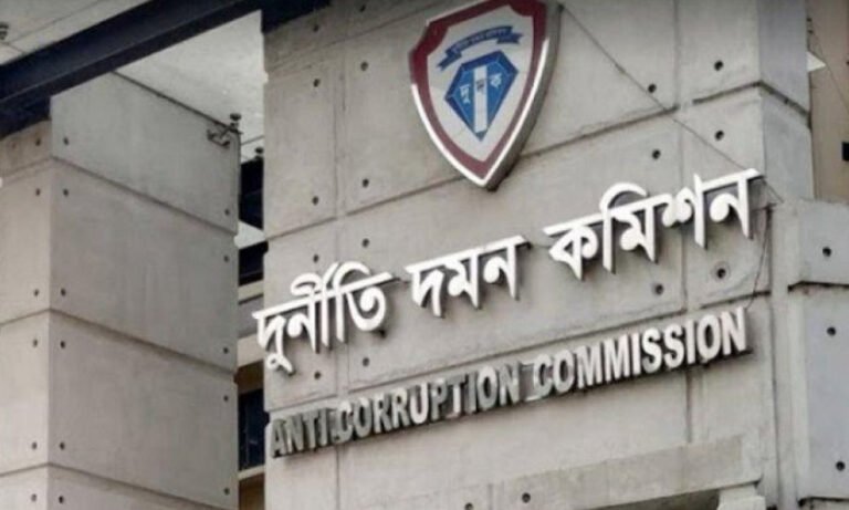 দুদকের শীর্ষ তিন কর্মকর্তার রদবদল