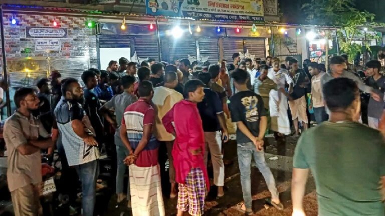 ছেলের বিয়ের বাজার করে ফেরার পথে বাবা-মায়ের মর্মান্তিক মৃত্যু
