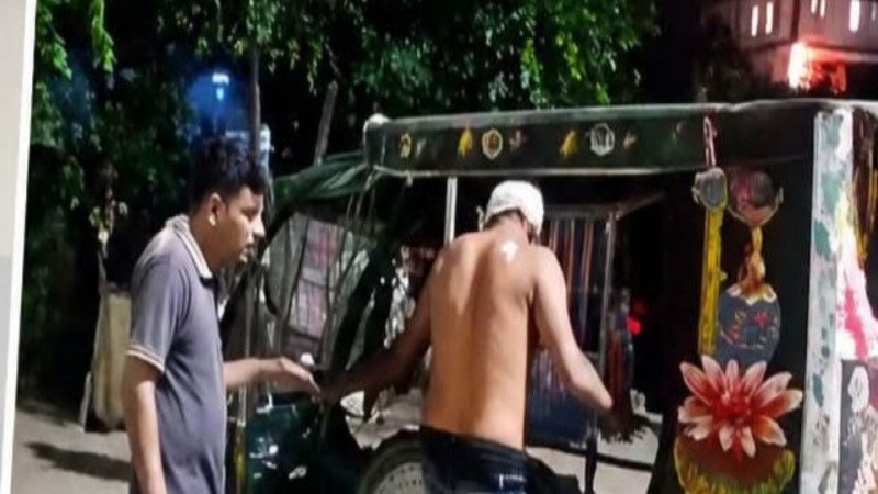 টঙ্গীতে পুলিশের ওপর হামলা, হাতকড়াসহ আসামি ছিনতাই