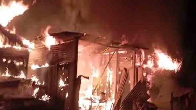 শেরপুরে ভয়াবহ অগ্নিকাণ্ডে চার পরিবারের বসতঘর ভস্মীভূত