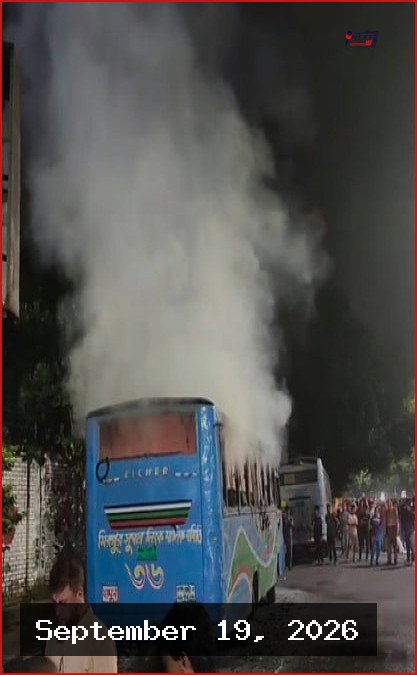 রাজধানীর বিভিন্ন স্থানে ককটেল বিস্ফোরণ, কাফরুলে বাসে আগুন