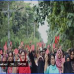 চুয়েটে বিক্ষোভ: নতুন উপাচার্যকে শিক্ষার্থীদের প্রতীকী লাল কার্ড