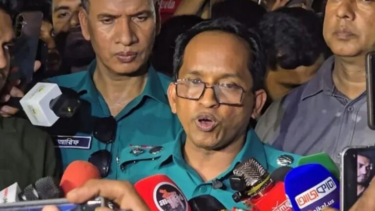 জাসদ কার্যালয়ের সামনে জড়ো হওয়া ৩০০ জনকে থানায় নিয়ে যাচাই-বাছাই