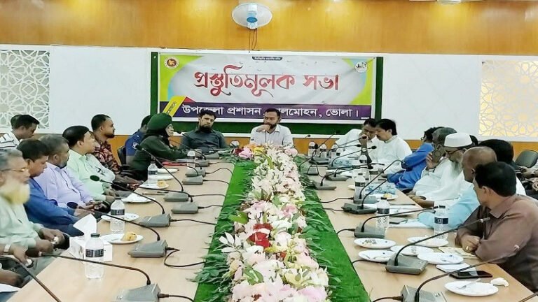 লালমোহনে দুর্গাপূজা ও সরকারি সেবা কার্যক্রম নিয়ে প্রস্তুতি সভা