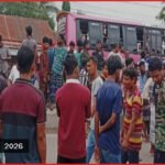ত্রিশালে নিরবচ্ছিন্ন গ্যাস সরবরাহের দাবিতে সিএনজি চালকদের সড়ক অবরোধ