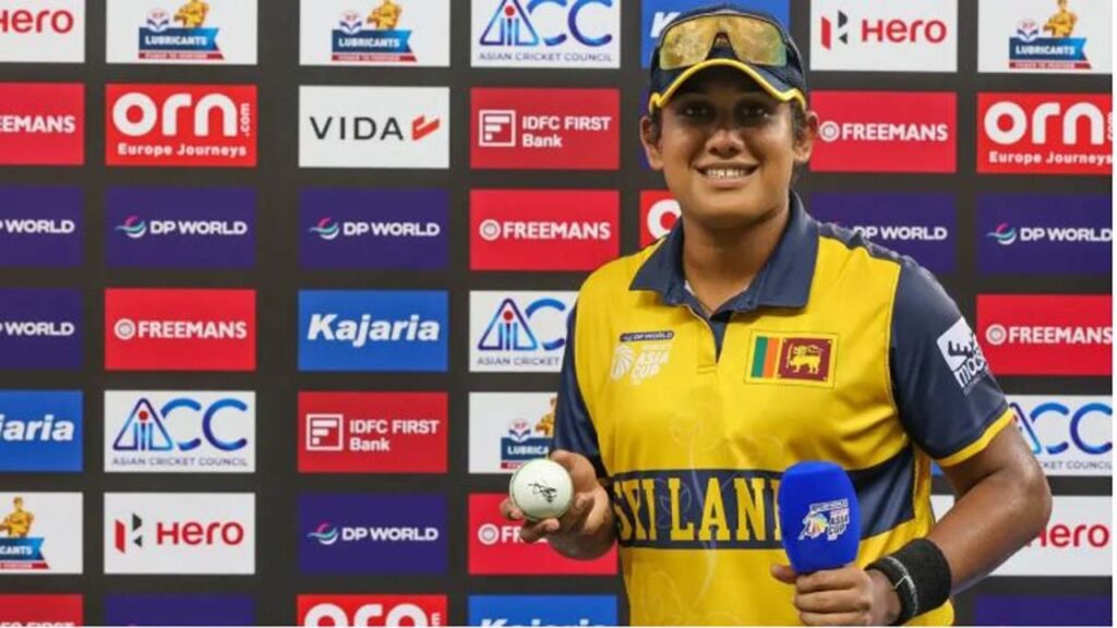 ইন্দোনেশিয়ার বিপক্ষে হ্যাটট্রিকসহ ৭ উইকেট নিয়ে বিশ্বরেকর্ড চামারি আতাপাত্তুর