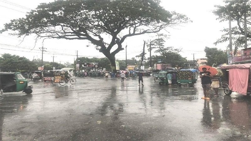 সিরাজগঞ্জে ভারী বর্ষণে জনজীবন বিপর্যস্ত, জলাবদ্ধতায় চরম দুর্ভোগ