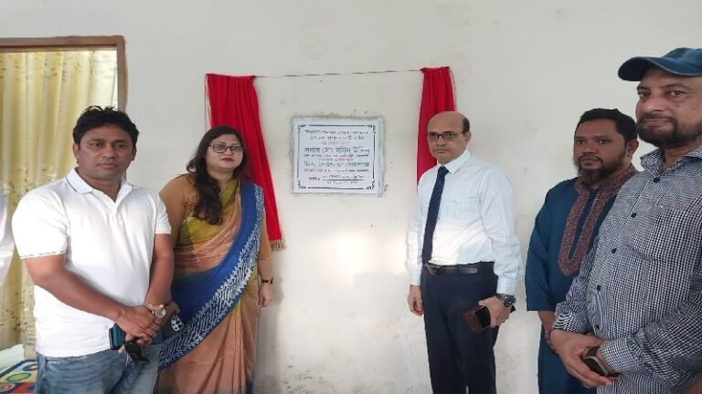 ঝালকাঠির ভিমরুলী ভাসমান পেয়ারা বাজারে নতুন রেস্ট হাউজ উদ্বোধন