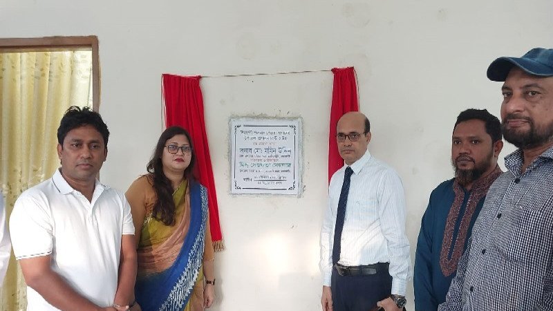 ঝালকাঠির ভিমরুলী ভাসমান পেয়ারা বাজারে নতুন রেস্ট হাউজ উদ্বোধন