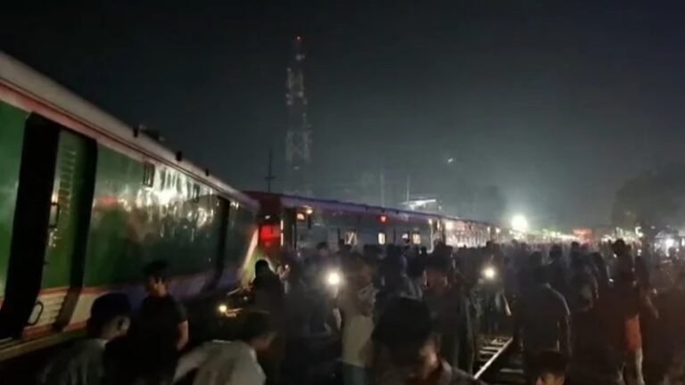 সান্তাহারে লাইনচ্যুত কুড়িগ্রাম এক্সপ্রেস, বন্ধ ট্রেন চলাচল