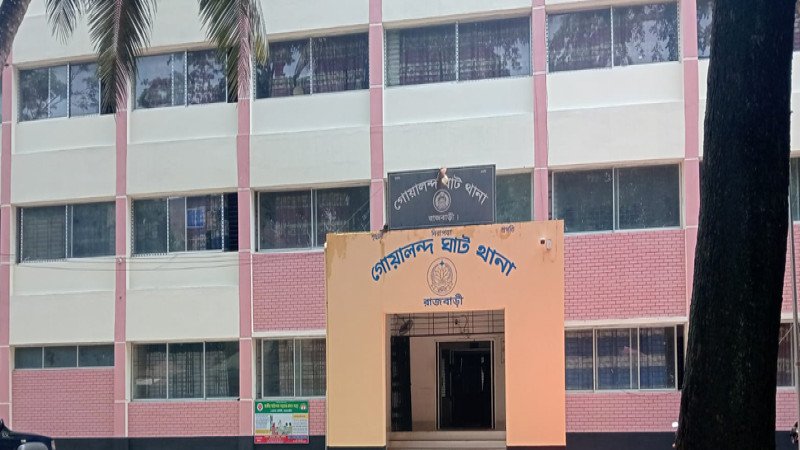 দৌলতদিয়ায় ইটে মাথা থেঁতলে নারীকে হত্যা, গ্রেপ্তার অভিযুক্ত