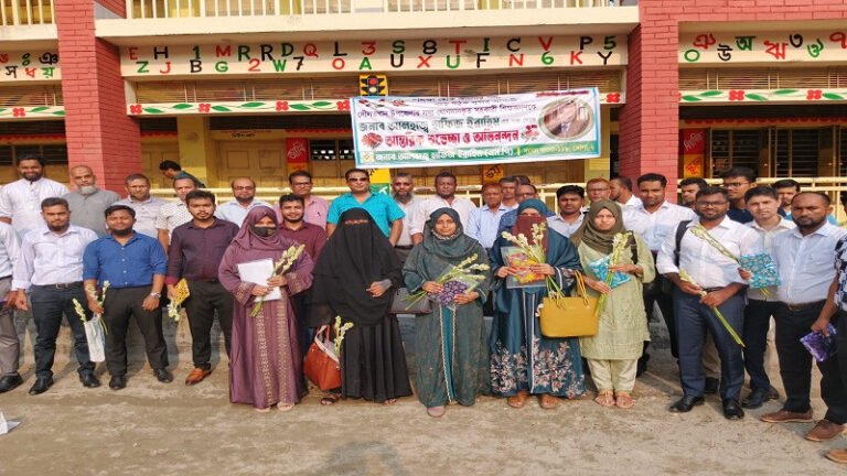 দৌলতখানে নবনিযুক্ত শিক্ষকদের ফুল দিয়ে বরণ করলেন বিএনপি নেতারা