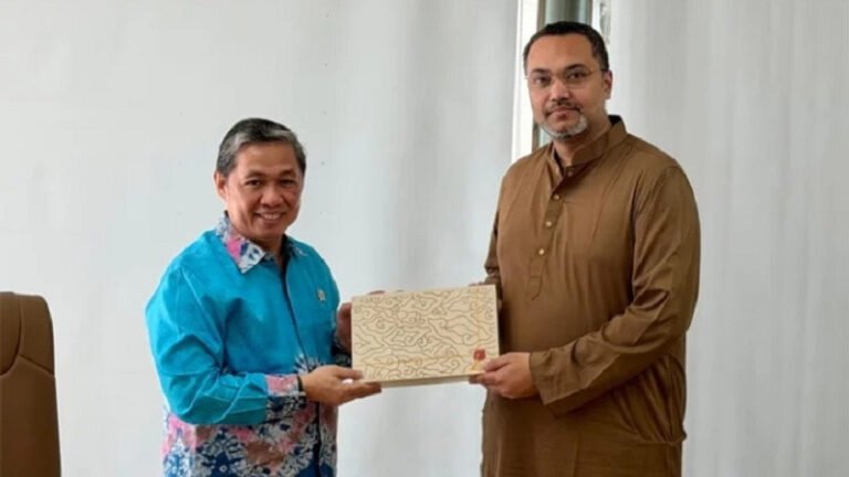 বাংলাদেশ ও ইন্দোনেশিয়ার মধ্যে সরাসরি ফ্লাইট চালুর বিষয়ে আলোচনা