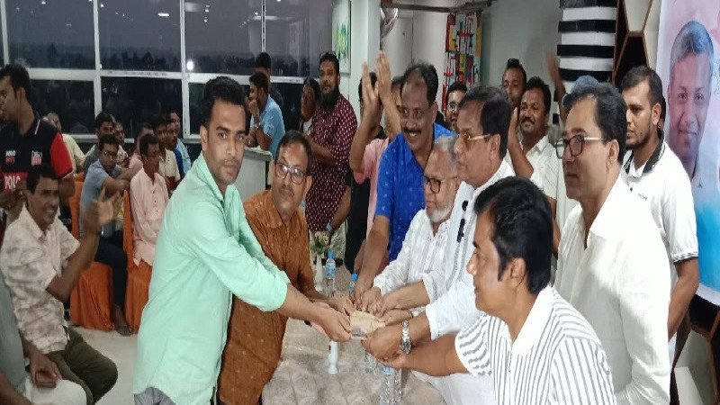 বেনাপোলে ৪ পূজামণ্ডপে আর্থিক অনুদান বিতরণ