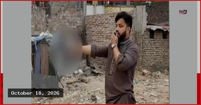 গেন্ডারিয়ায় মাদকবিরোধী অভিযানে অস্ত্র হাতে প্রতিমন্ত্রী ইশরাক